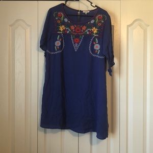 Blue boutique dress with floral print!